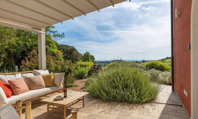 Riparbella Appartement | Appartement 'Podere Terraviva - Apt Mimosa' avec vue sur la mer, piscine partagée et Wi-Fi
