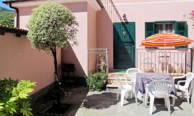 Rossi Appartement | Apartment Rosa by Interhome