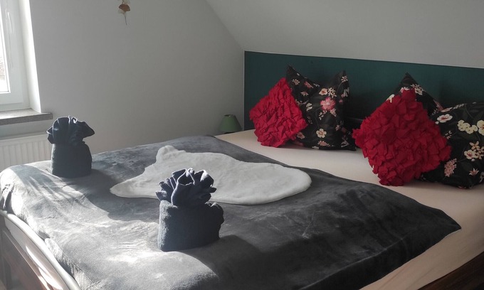 Hartmannsdorf Appartement | Appartement "Rosie" avec jardin partagé et Wi-Fi