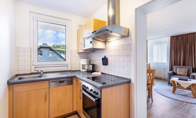 Usseln Appartement | Apartment 'Rotkehlchen' with Mountain View, Shared Garden and Wi-Fi