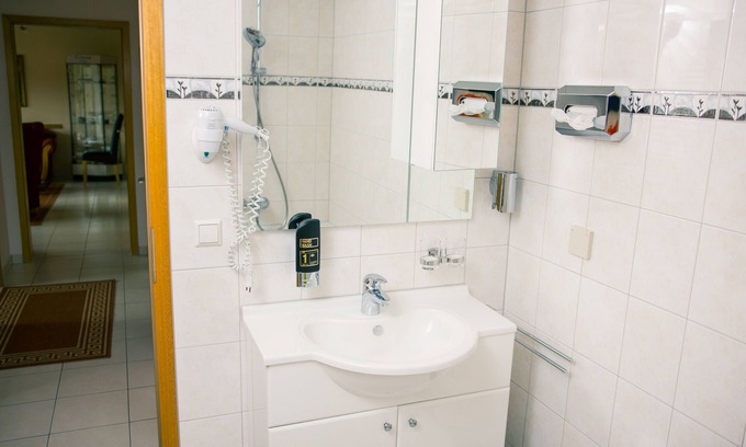 Pforzheim Appartement | Appartement rustique 65qm2 dans la maison d'hôtes Nagoldblick 4 étoiles
