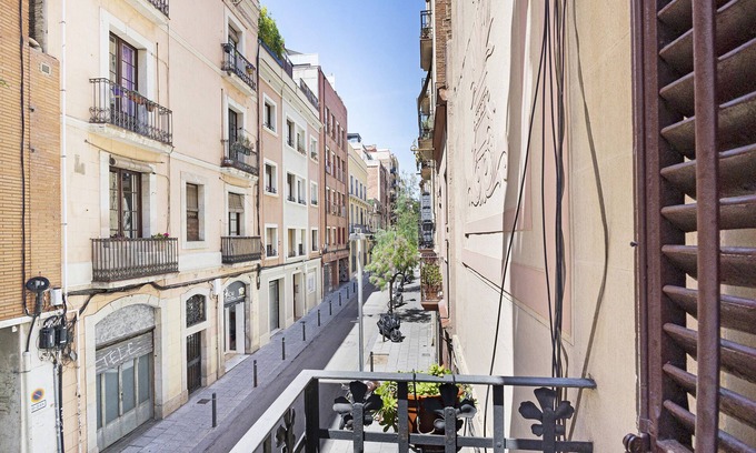 el Camp d'en Grassot i Gracia Nova Appartement | Apartment 'Sagrada Familia Balcony' with Balcony and Wi-Fi
