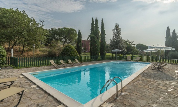 Magione Appartement | Apartment Salon + Vineyards