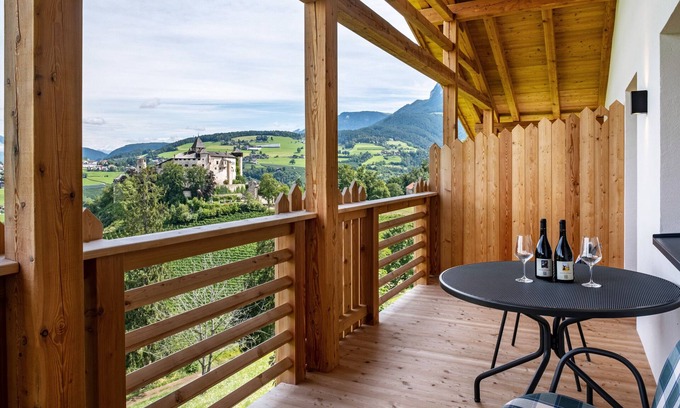 Fie allo Sciliar Appartement | Appartement "Schlosshof Hänsel und Gretel" avec vue sur les montagnes, balcons et Wi-Fi.