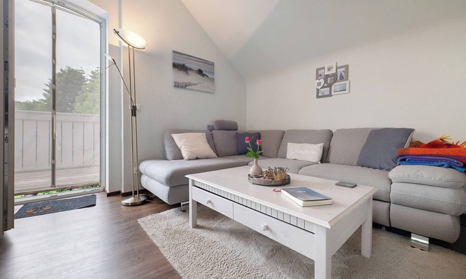 Altenbruch Appartement | Apartment 'Schlafmütze' with Shared Terrace, Shared Garden and Wi-Fi