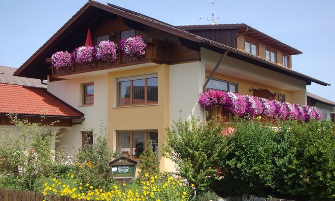 Schraden Appartement | Apartment Schloßberg in the southern Allgäu very quiet location in Hopferau near Füssen