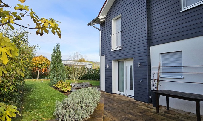 Vaihingen an der Enz Appartement | Apartment 'Schwarz' with Private Terrace and Wi-Fi