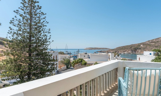 Psathi Appartement | Apartment 'Seaview House Upper Floor' with Sea View, Wi-Fi and Air Conditioning
