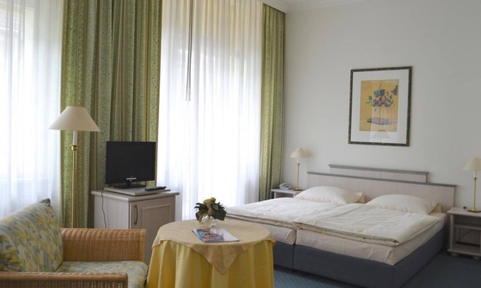 Bad Pyrmont Appartement | Apartment, shower, toilet, type 6 - Hauptallee apartments
