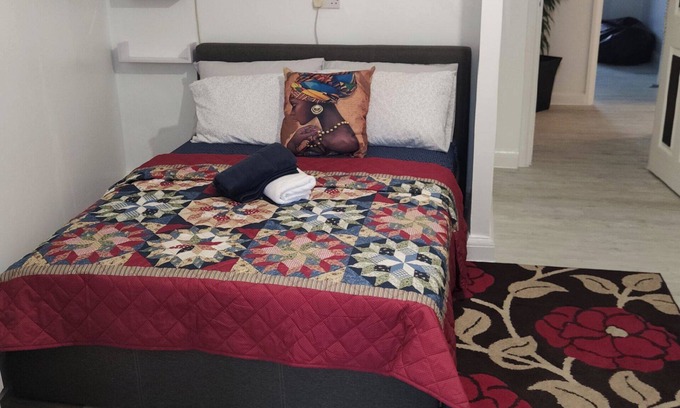 Alibon Appartement | Apartment - Sleeps 4 - Balcony - Parking