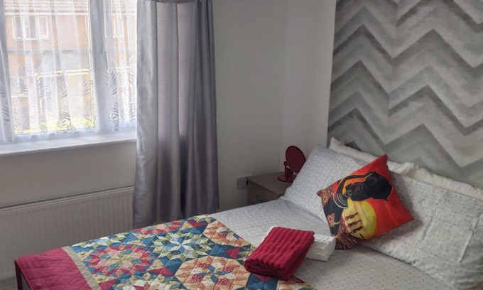 Chadwell Appartement | Captivating 3-Bed Apartment in Romford