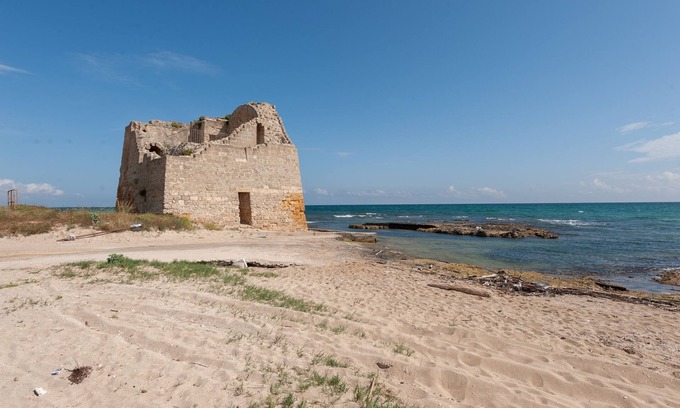 Vernole Appartement | Apartment 'Solebarocco Del Sud - Trilocale' with Balcony and Air Conditioning