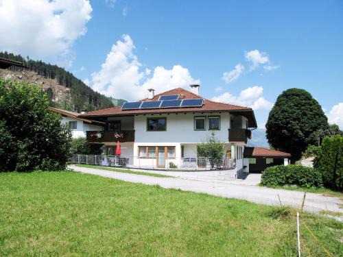 Zillertal Appartement | Apartment Sonne-4 by Interhome