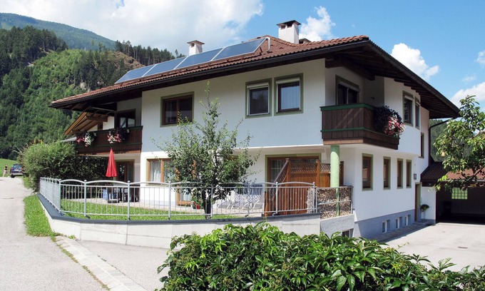 Zillertal Appartement | Appartement Sonne by Interhome