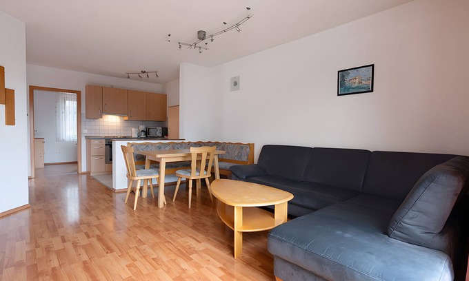 Borslingen Appartement | Apartment 'Sonnenaufgang' with Shared Terrace, Shared Garden and Wi-Fi