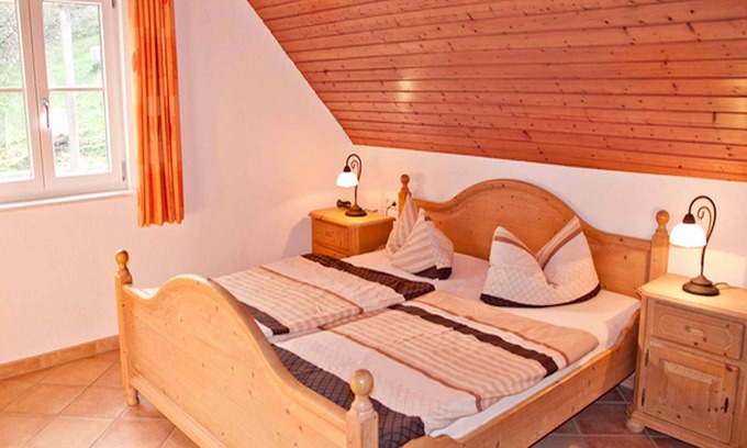 Kirnbach Appartement | Apartment 'Sonneneck' with Mountain View, Shared Pool and Wi-Fi