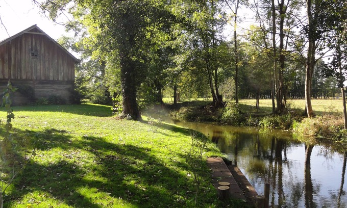 Burg-Dorf Appartement | Appartement "Spreewaldkahn" directement sur la rivière, Spreewaldhof Schupan