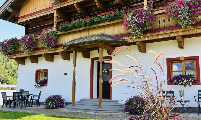 Maria Alm am Steinernen Meer Appartement | Appartement "Steinernes Meer" avec balcon, vue sur la montagne dans une ferme biologique