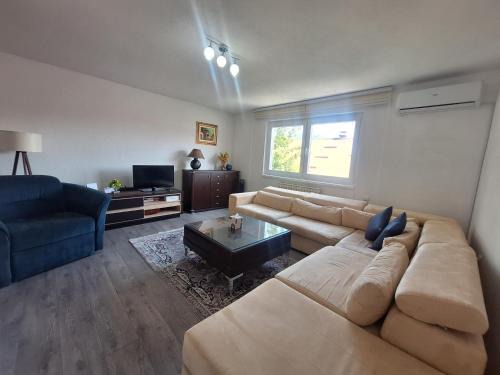 Novo Sarajevo Appartement | Apartment Sun Sarajevo - FREE garage, air conditioner in all rooms, garden