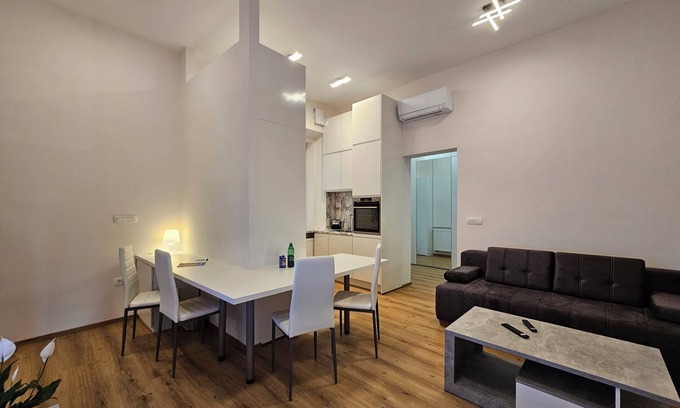 Ljubljana Old Town Appartement | Apartment Sviti Tour As Modern and quiet place by Town Hall with AC and WI-FI
