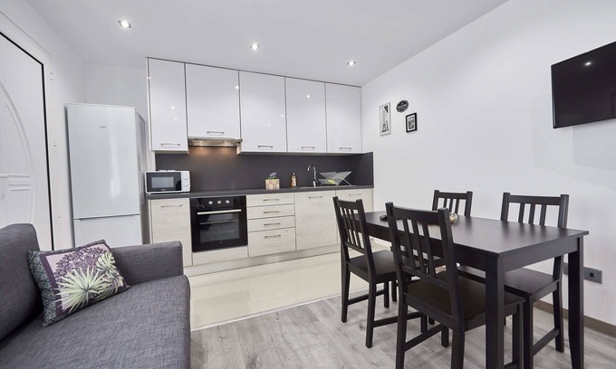 Le Pin Appartement | APPARTEMENT T2 AU CALME, 1 à 4 couchages, accès A4/A104