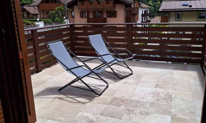Molveno Appartement | Appartement "le sourire" et The Joys avec fantastique terrasse donnant sur le lac ****