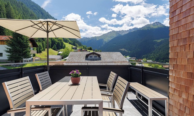 Gaschurn Appartement | Apartment 'Toni' with Mountain View, Private Terrace and Wi-Fi