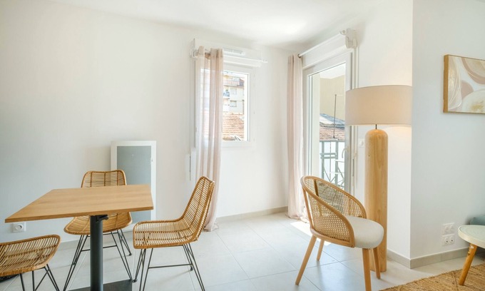 Saint-Roch Appartement | Apartment 'Tout Confort' with Balcony and Wi-Fi