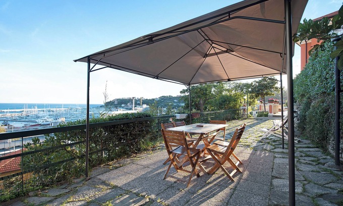Varazze Appartement | Appartement "Trilocale in Villa Vista Mare Apt 3" avec vue sur mer