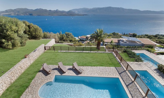 Nikiana Appartement | Appartement "Villa Aeropi" avec vue sur la mer, Wi-Fi et climatisation