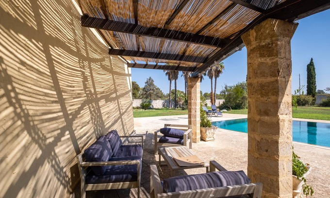 Melpignano Appartement | Apartamento 'Villa Amalia' con piscina compartida, terraza privada y Wi-Fi