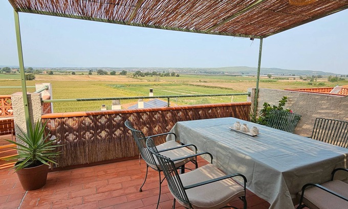 Bellcaire d'Emporda Appartement | Apartment with Views in Bellcaire