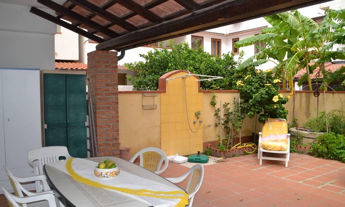 Vigliatore Appartement | Apartment with garden and WiFi 50 meters from the sea
