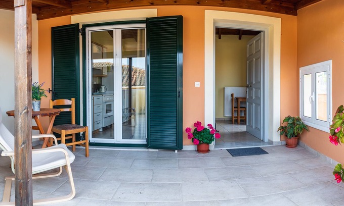 Alepou Appartement | Appartement avec 2 grandes vérandas ensoleillées