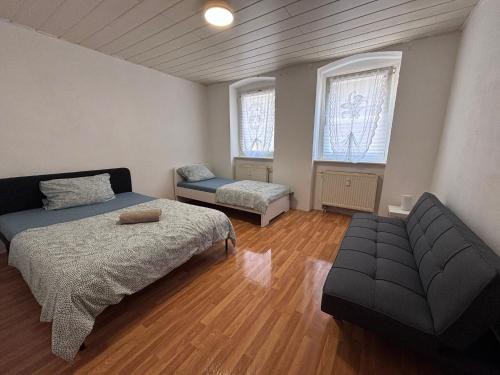 Zeitz Appartement | Apartment with 3 separate rooms near Leuna