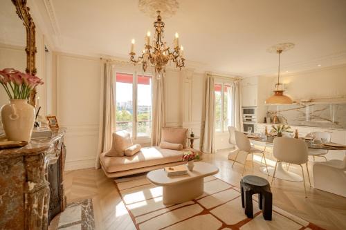 Quartier du Gros-Caillou Appartement | Apartment with Eiffel Tower view