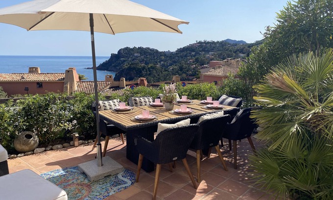 Theoule-Superieur Appartement | Appartement avec vue sur la mer, terrasse de 70m² et accès direct à la mer