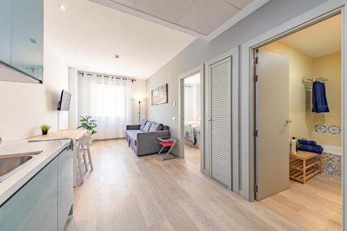Bormujos Appartement | Apartment with free parking and pool