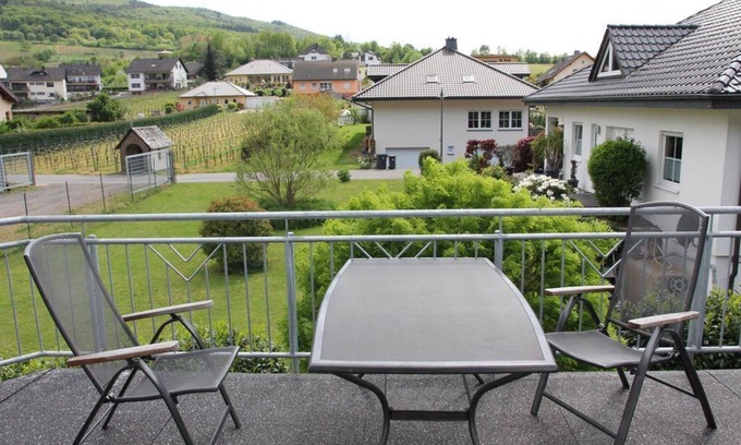 Briedern Appartement | Apartment with garden view - Cafe Klering