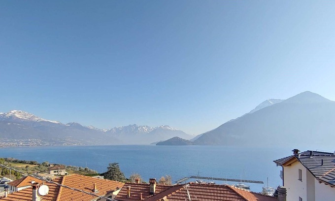 Musso Appartement | Apartment with lake view. Just a few minutes from the beach!