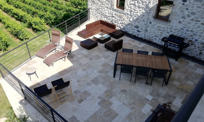 Saint-Sernin Appartement | Apartment with large terrace in the heart of the vineyards. Pets allowed!