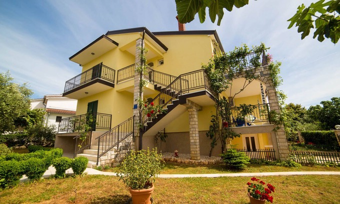 Gulici Appartement | Appartement avec beaucoup d'espace, calme, bonnes vibrations, jardin, grill, concerts, sports