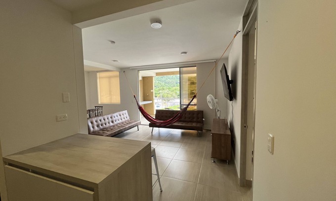 Villeta Appartement | Apartment with pool and parking 7 minutes from downtown