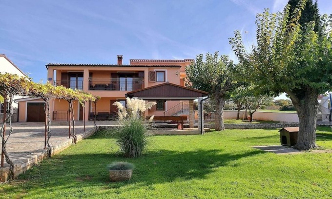 Gajana Appartement | Appartement de vacances avec piscine pour 5