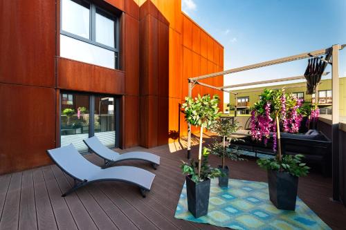 Bronowice Appartement | Apartment with private terrace by NEARTO PL