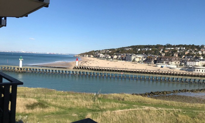 Deauville Appartement | Appartement avec vue sur mer à 5 minutes à pieds de la plage.