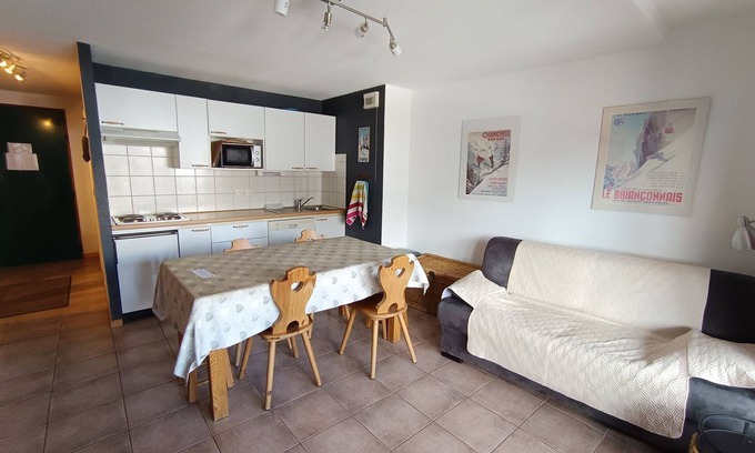 Montgenevre Appartement | Appartement avec balcon plein sud, parking et animaux admis
