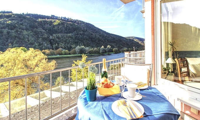 Bullay Appartement | Apartment with terrace directly on the banks and with a view of the Moselle
