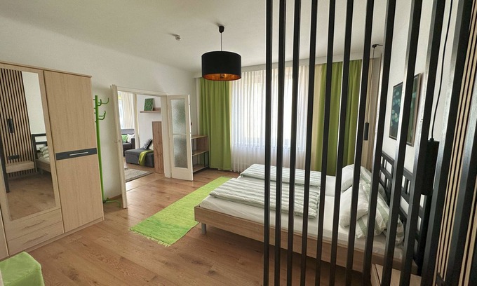Hutteldorf Appartement | Apartment with veranda, children welcome, free parking, garden