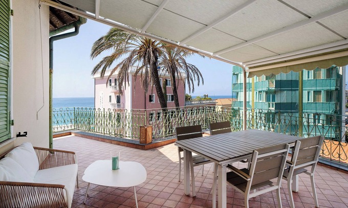 Bordighera Maison | Appartement 'Wonderful Flat By Sea Chez Monique' avec vue sur la mer, terrasse privée et Wi-Fi